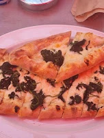Pide Mit Käse Und Spinat